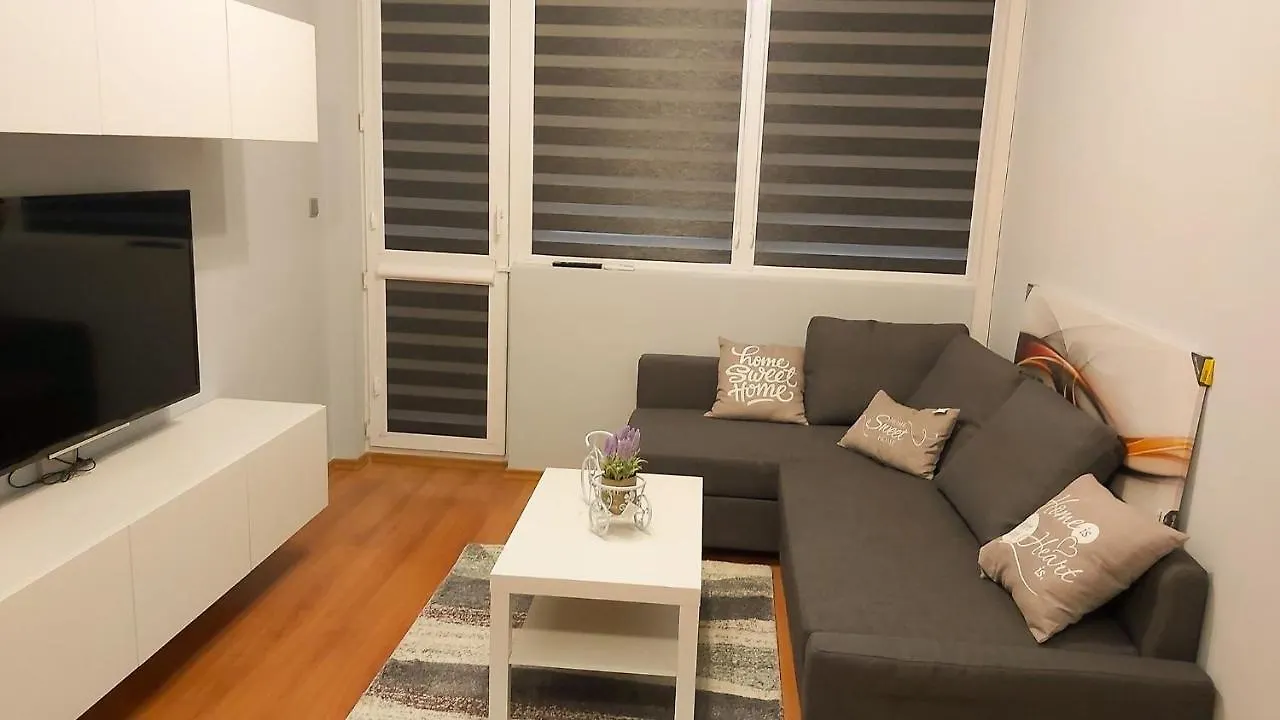 Mam'S Apartment In The Center 바르나