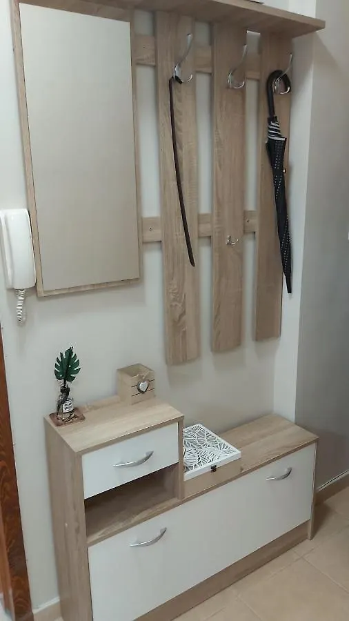 Mam'S Apartment In The Center 바르나